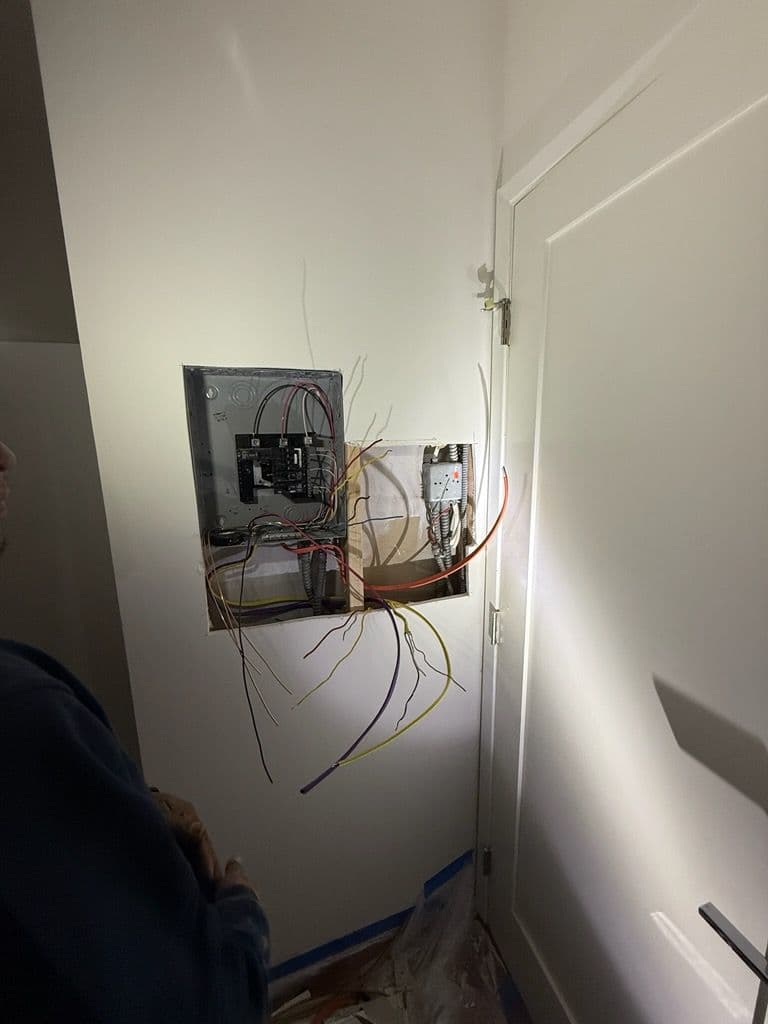 Gallery photos for Efficient Electrical Panel Upgrades Ensure Safety: Image #2